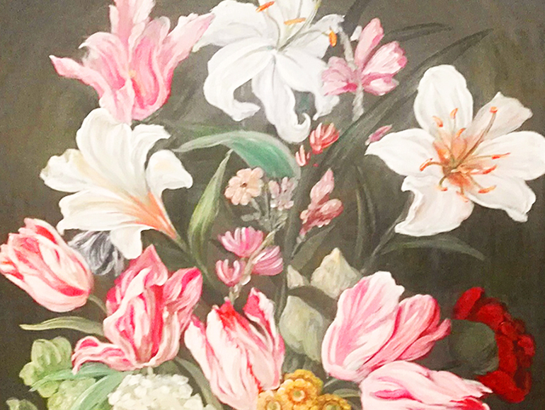 相比于墻紙和墻貼，墻面彩繪的優(yōu)勢(shì)在哪里？
